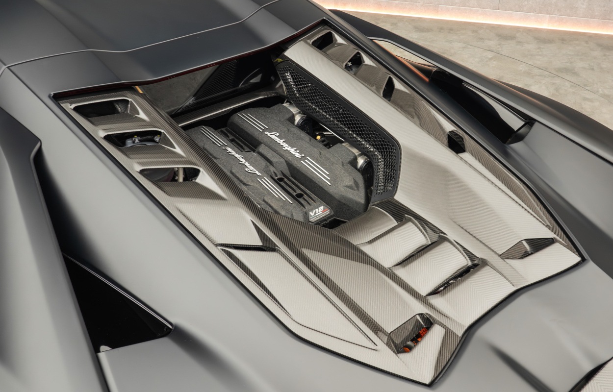 lamborghini_revuelto_by_mansory_41.jpg