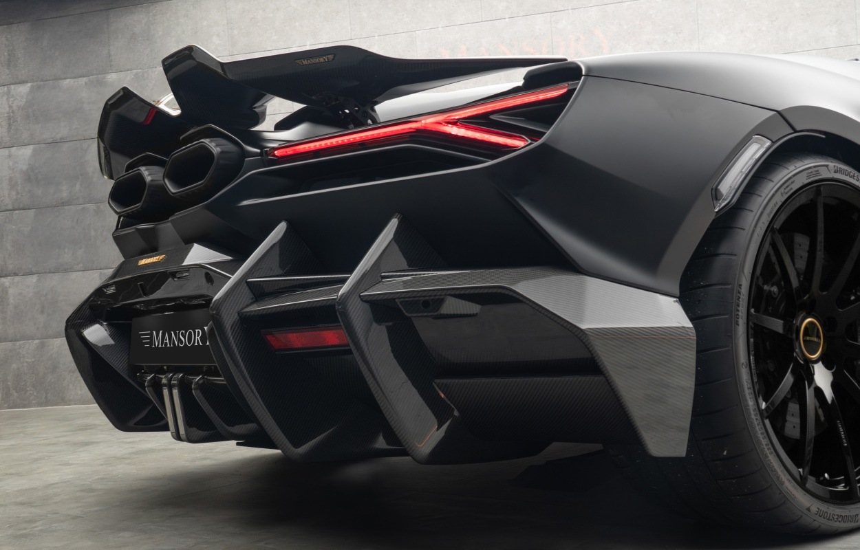 lamborghini_revuelto_by_mansory_43.jpg