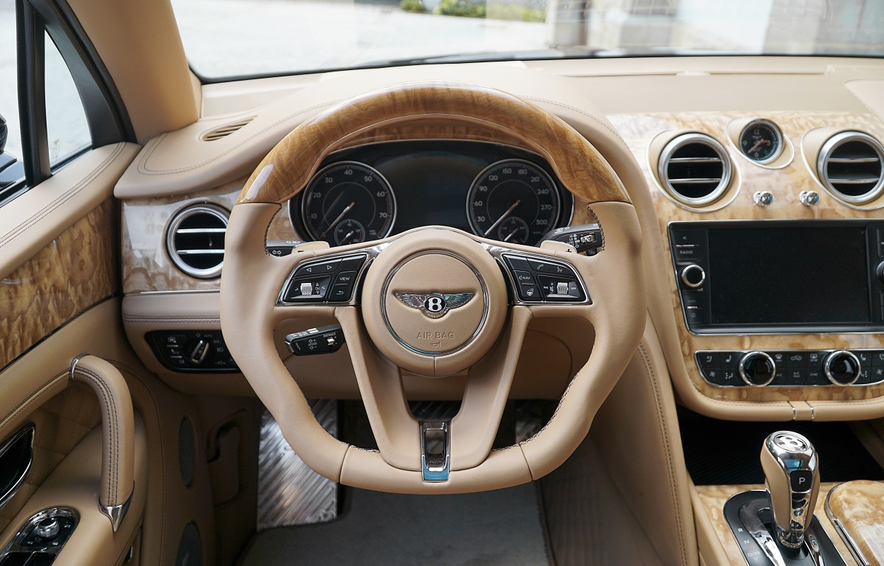 mansory_bentley_bentayga_10.jpg