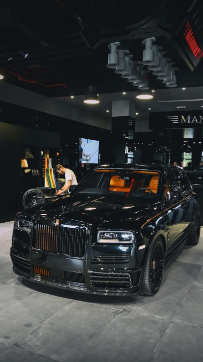 mansory-new-showroom-dubai-14