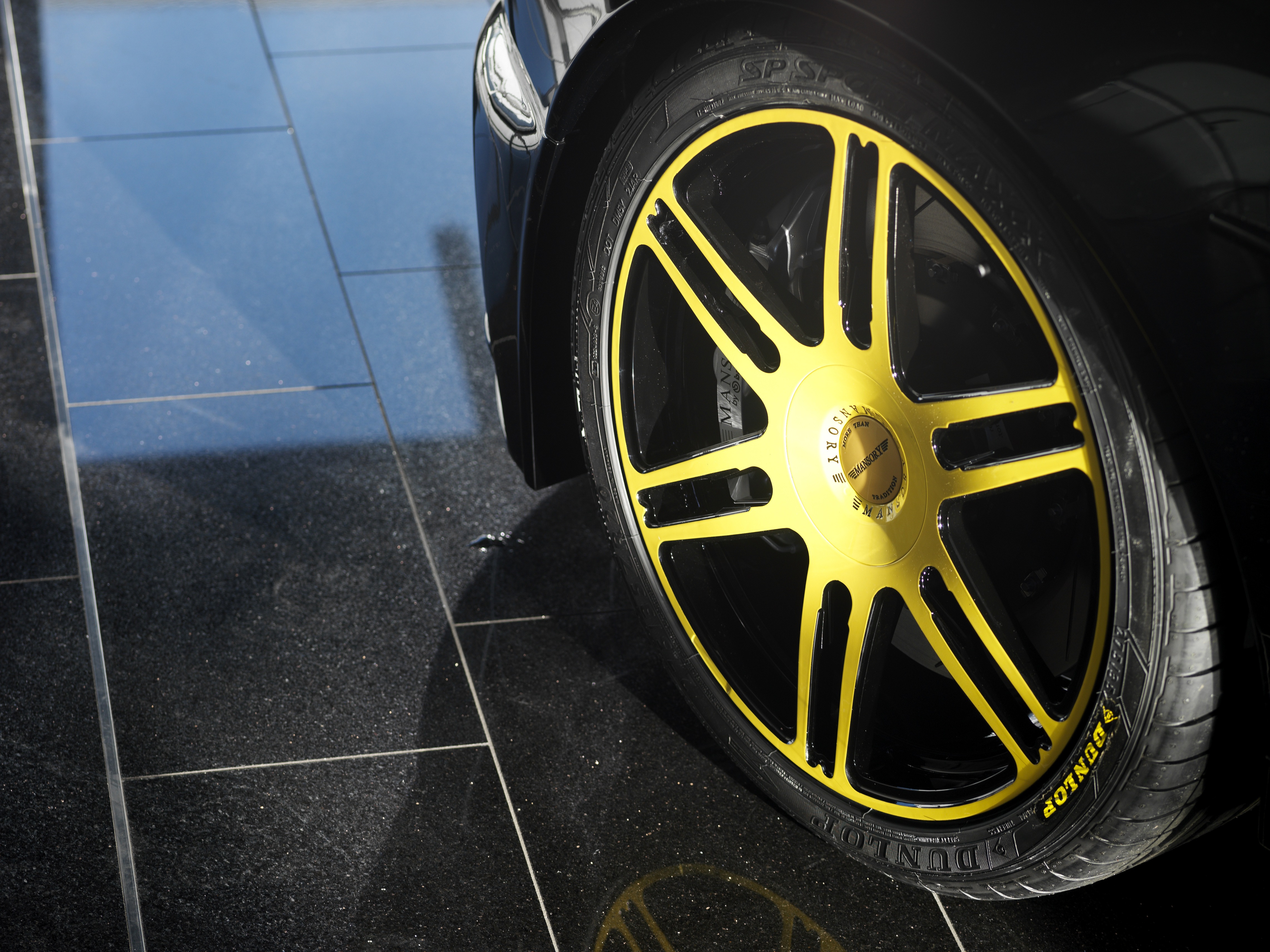 mansory_aston_martin_vanquish_30.jpg
