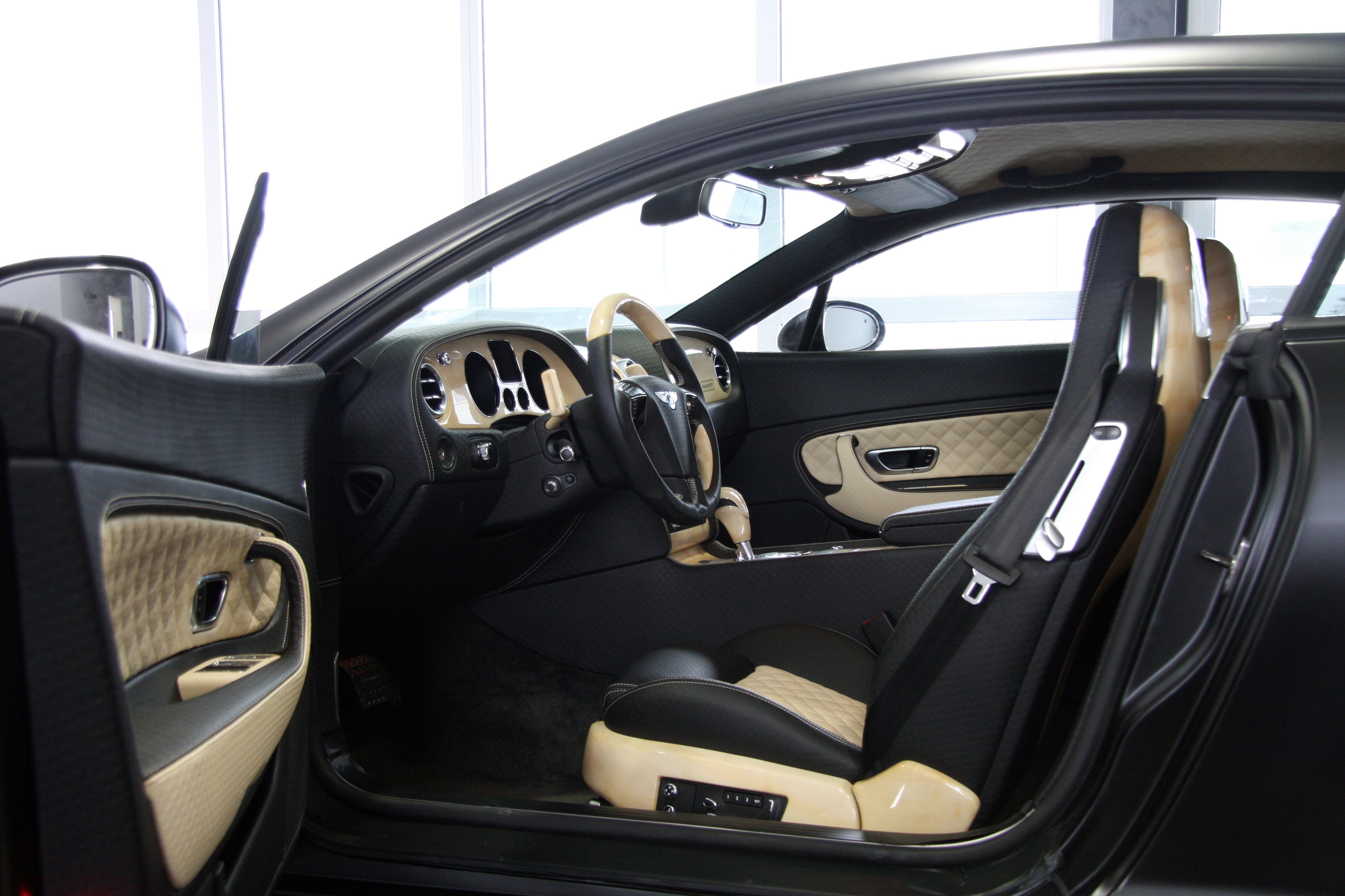 mansory_bentley_continental_gt_gtc_speed_50.jpg