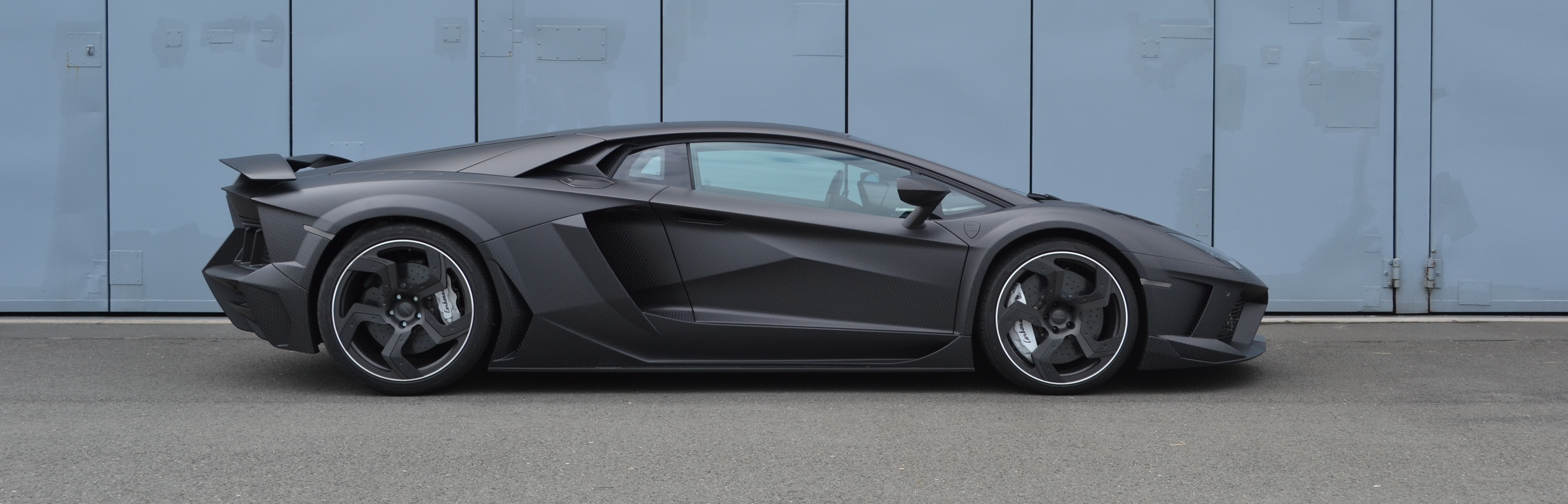 mansory_lamborghini_aventador_carbonado_30.jpg