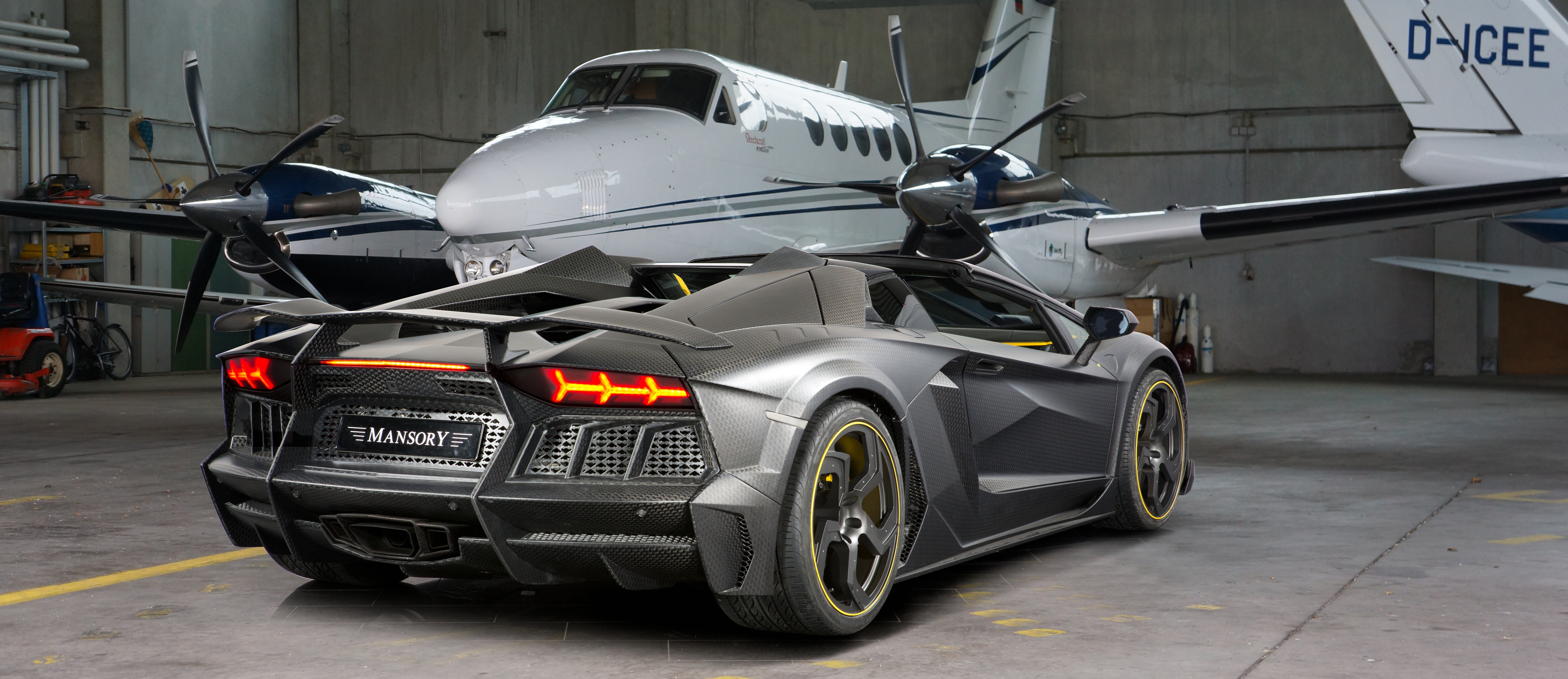 mansory_lamborghini_aventador_carbonado_apertos_02.jpg