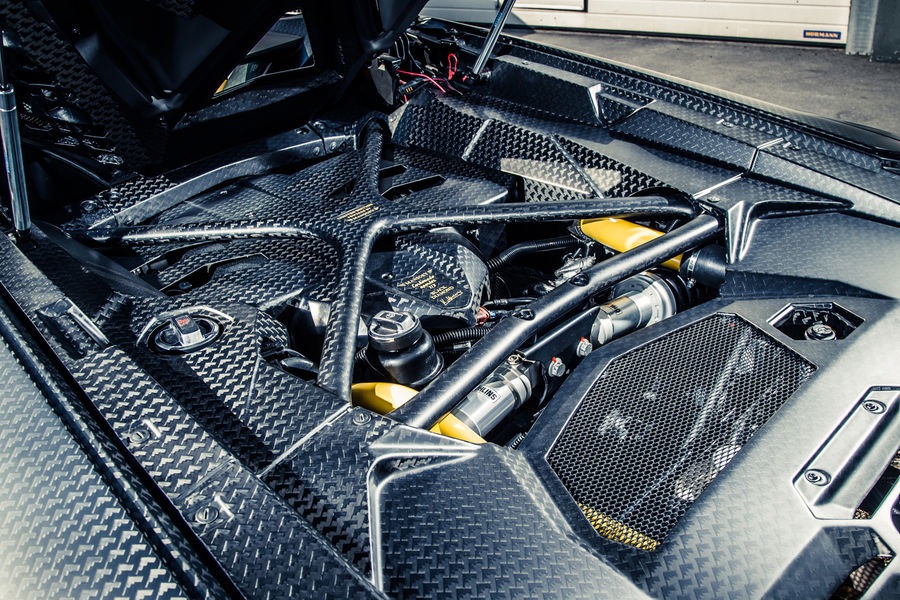 mansory_lamborghini_aventador_carbonado_apertos_18.jpg