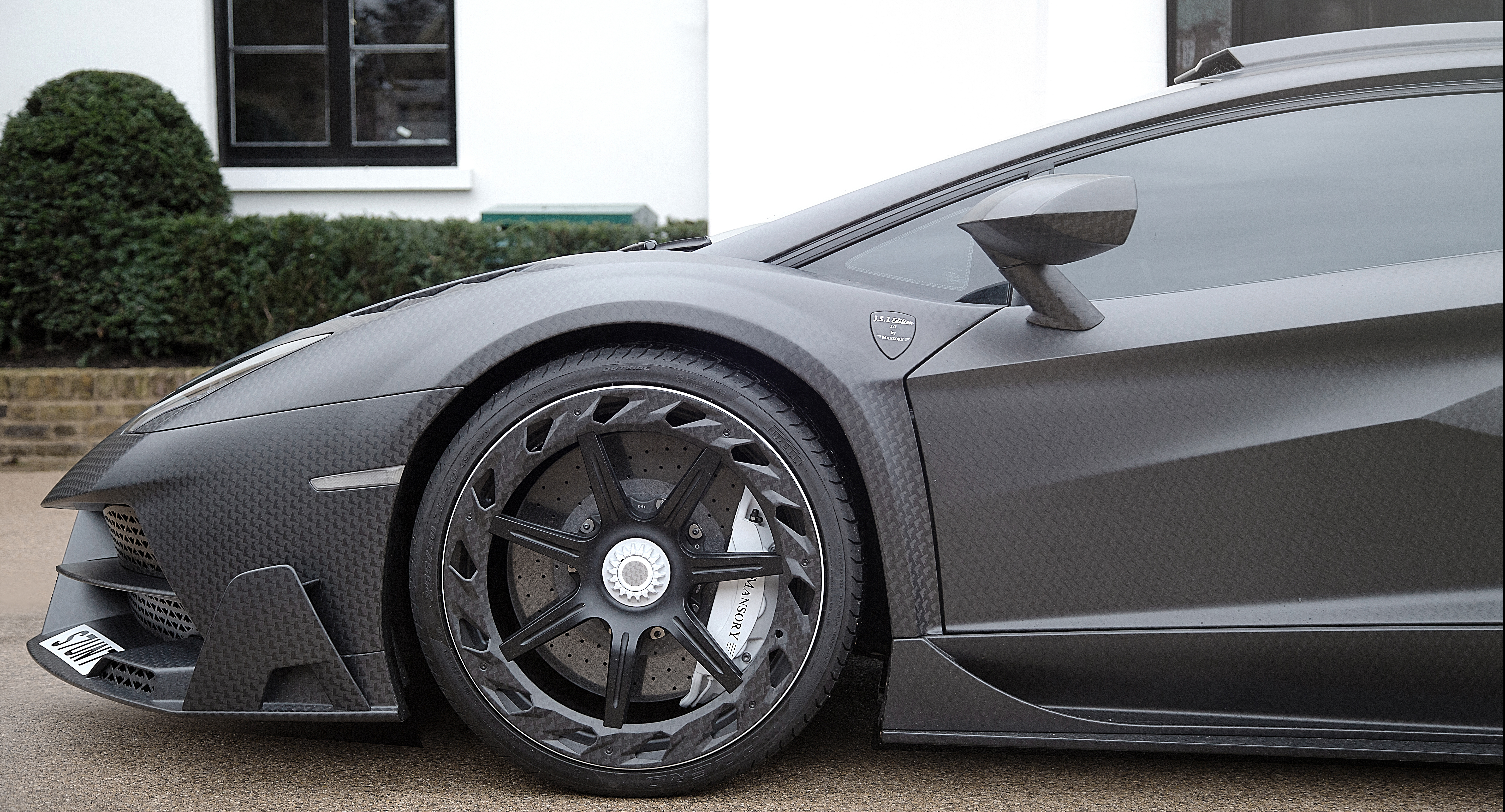 mansory_lamborghini_aventador_sv_js1_06.jpg