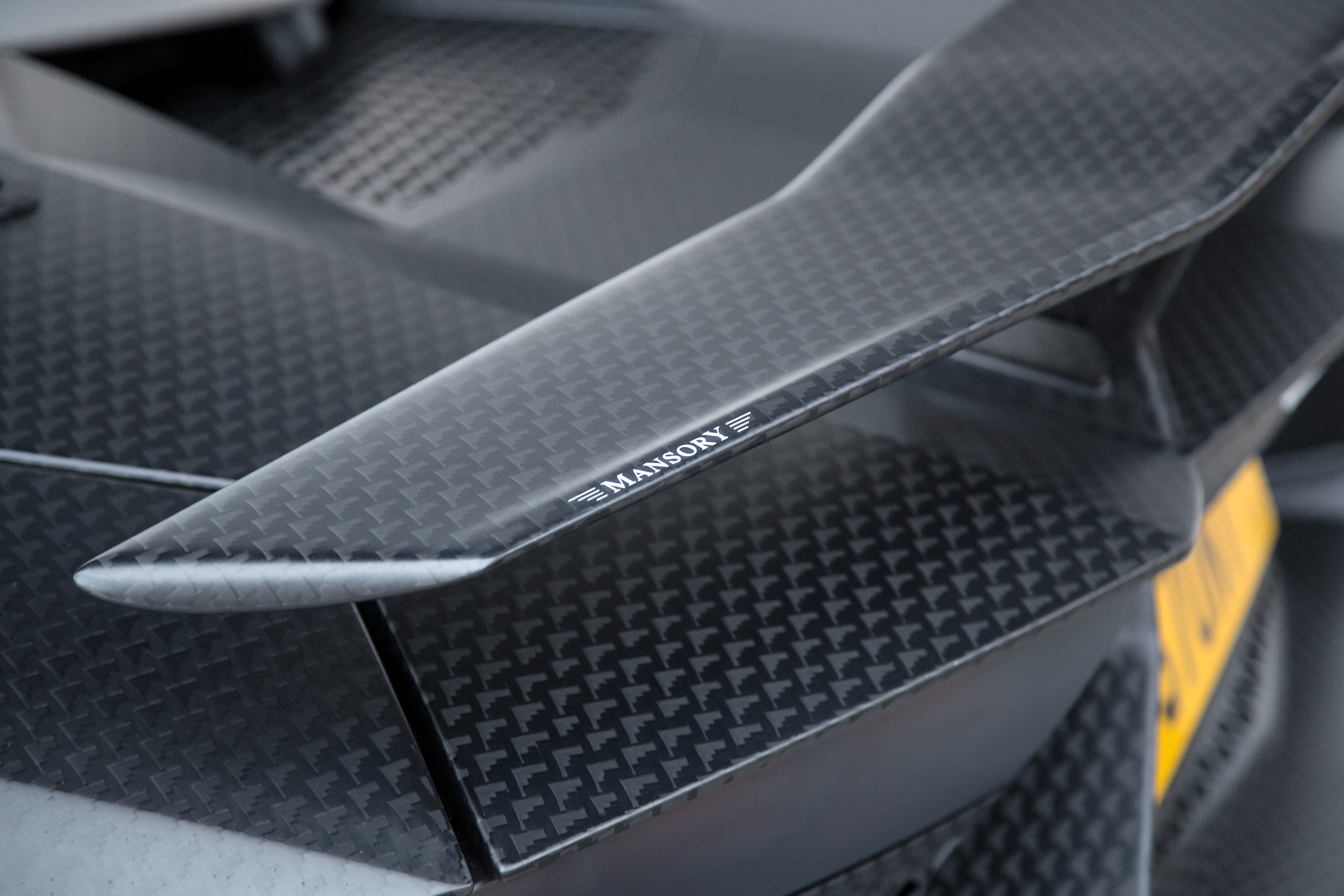 mansory_lamborghini_aventador_sv_js1_09.jpg