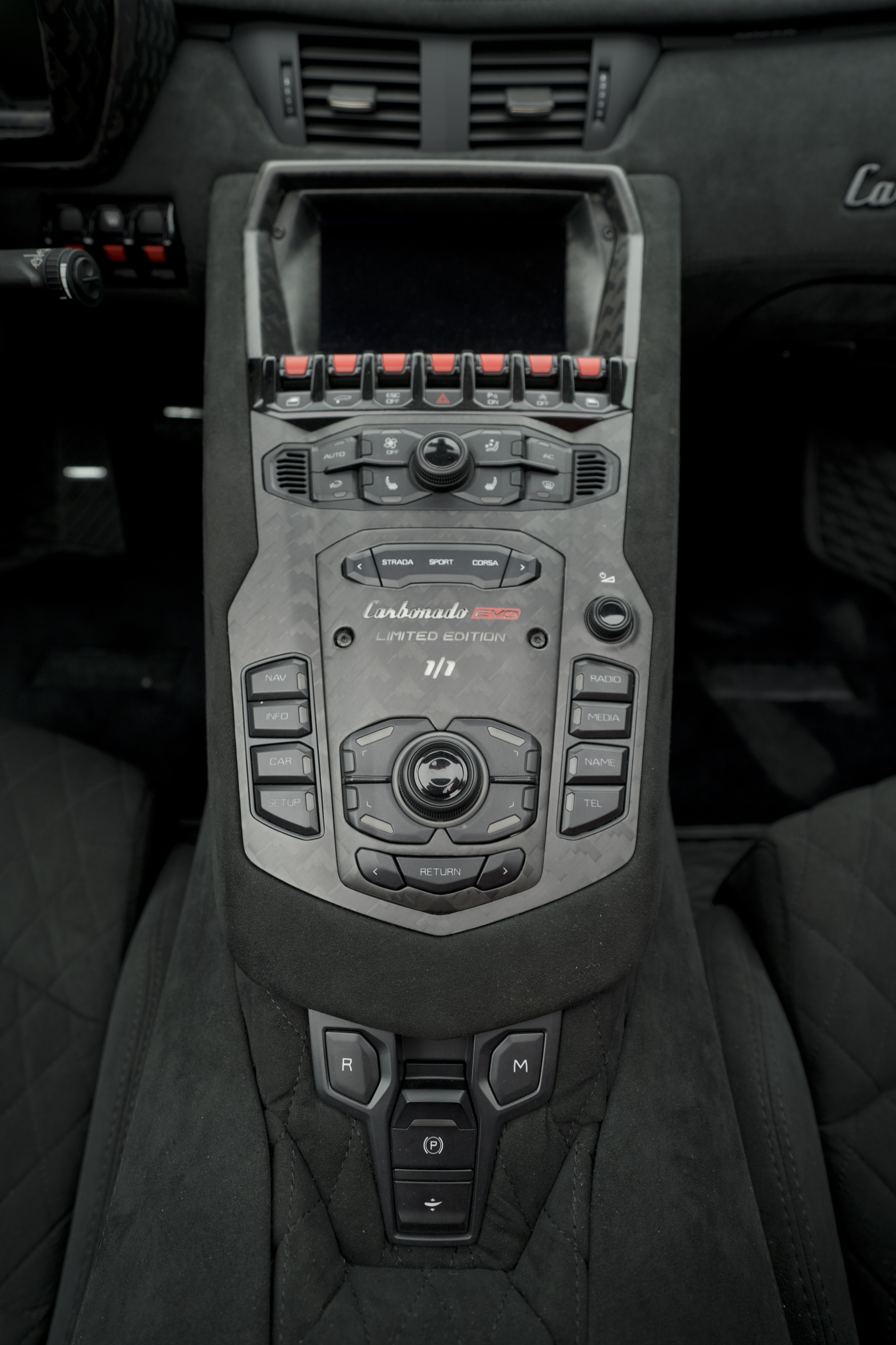 mansory_lamborghini_aventador_carvonado_evo_10.jpg