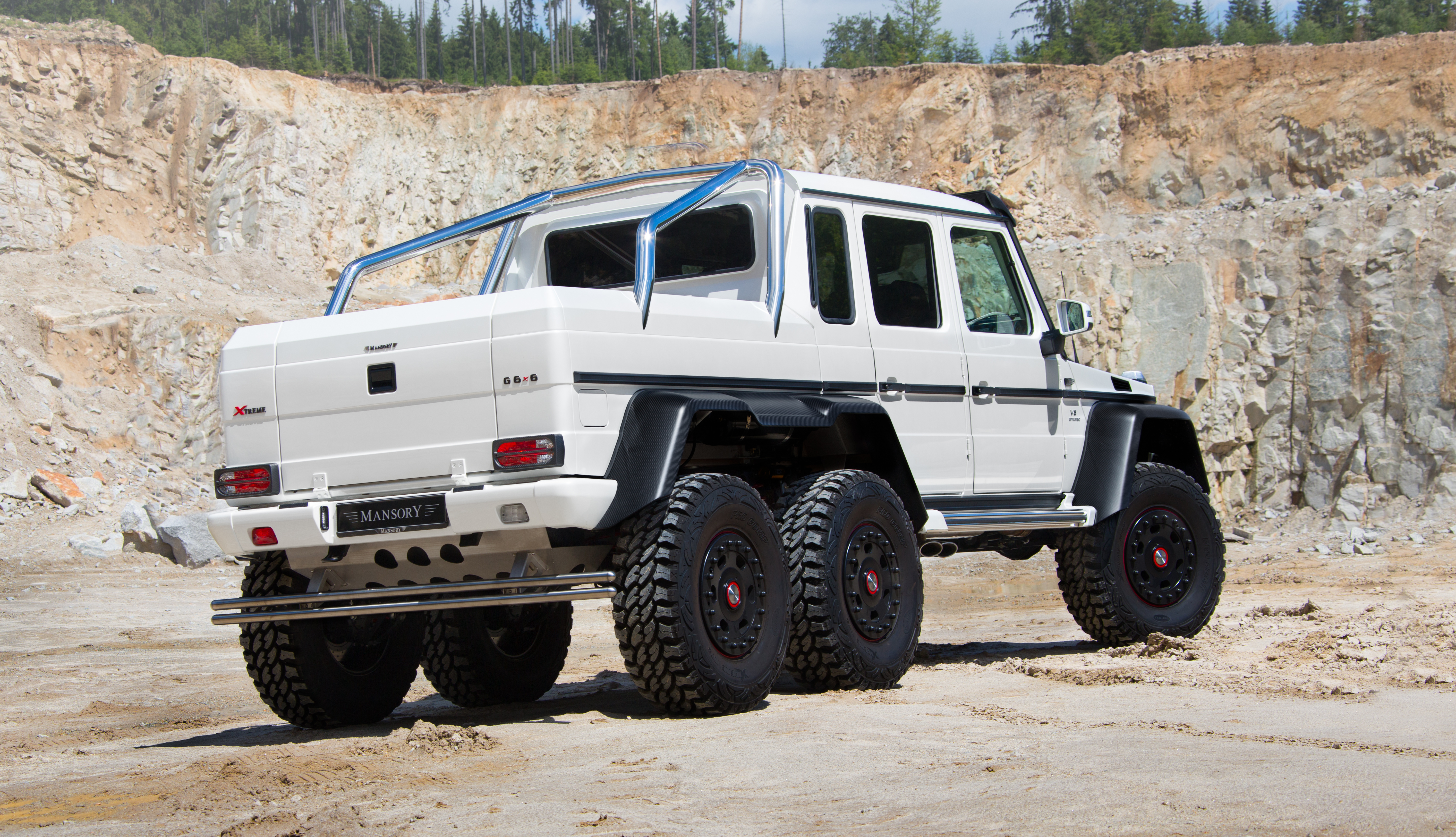 mansory_mercedes-benz_g-class_6x6_06.jpg