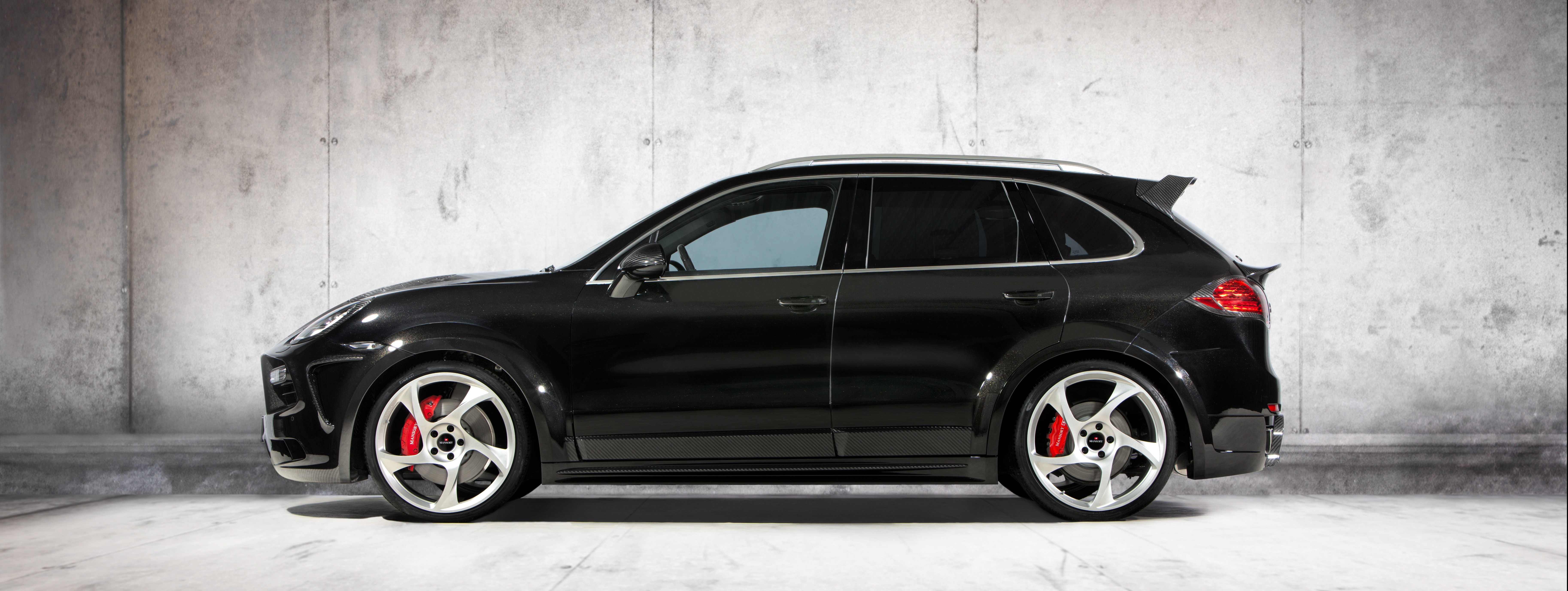 mansory_porsche_958_cayenne_10.jpg