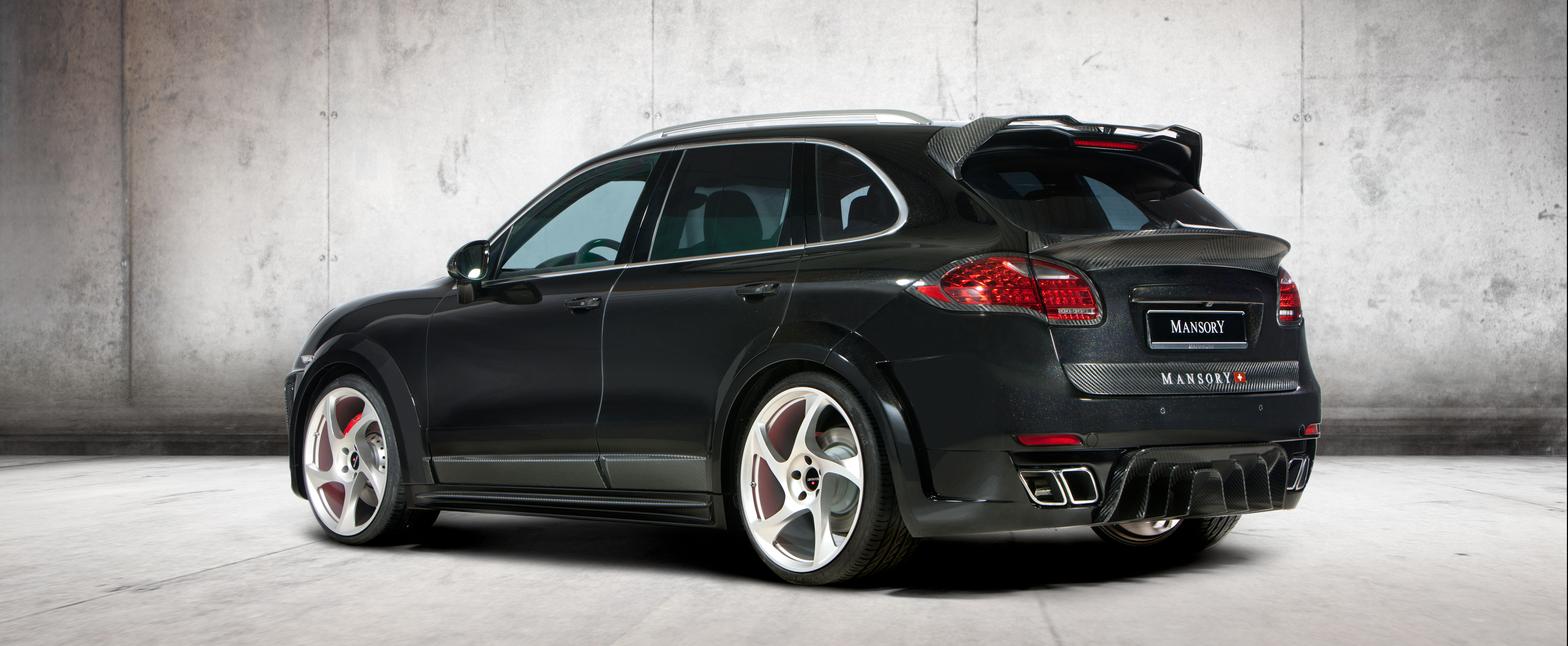 mansory_porsche_958_cayenne_11.jpg