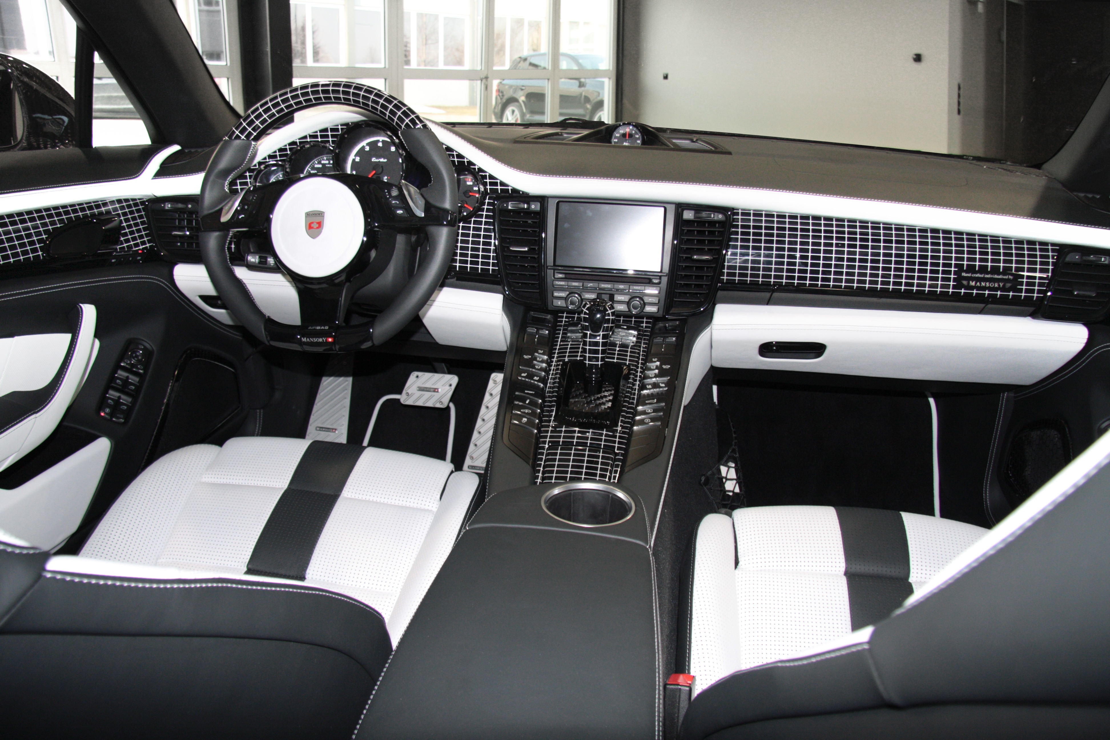 mansory_porsche_panamera_970_88.jpg