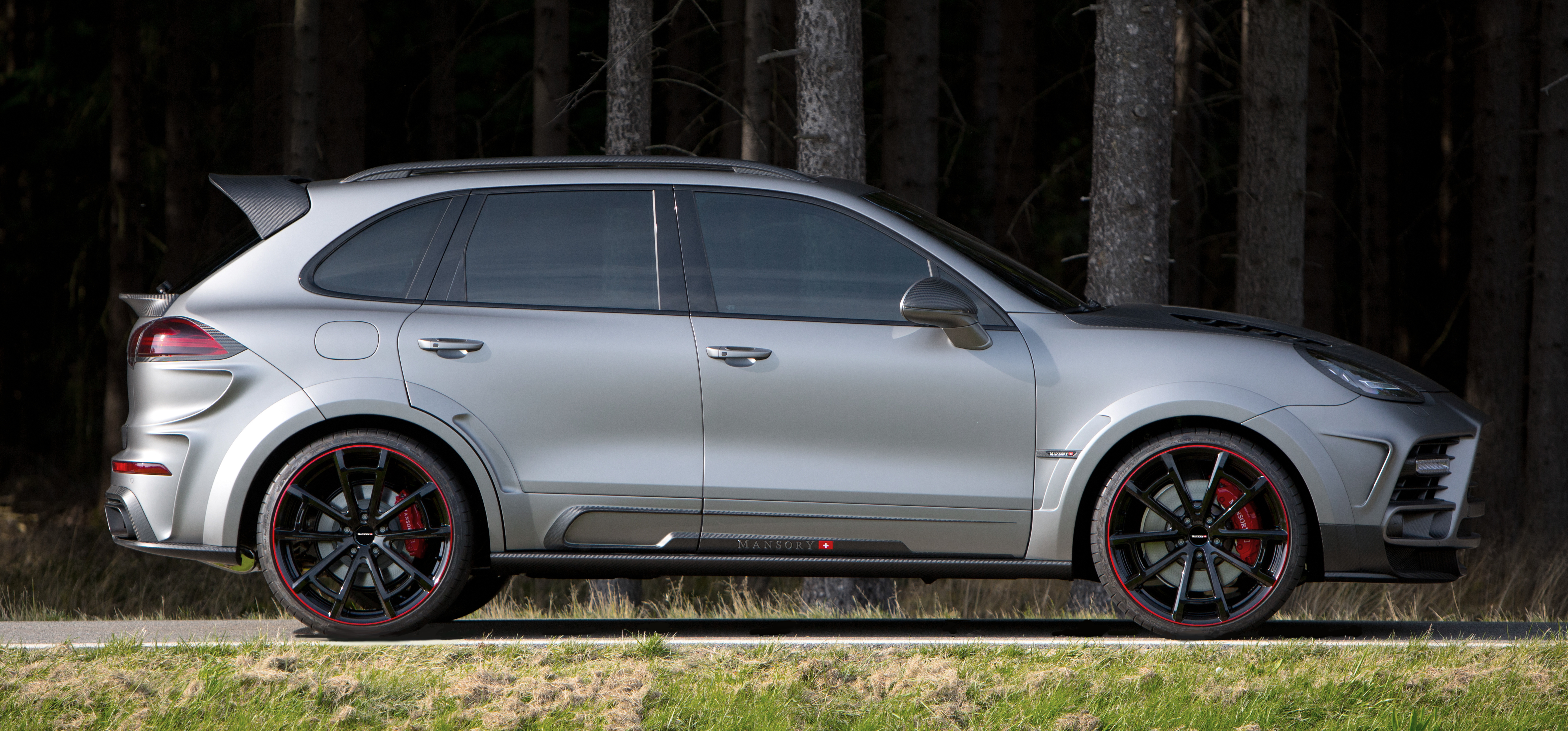 mansory_porsche_958_new_cayenne_03.jpg