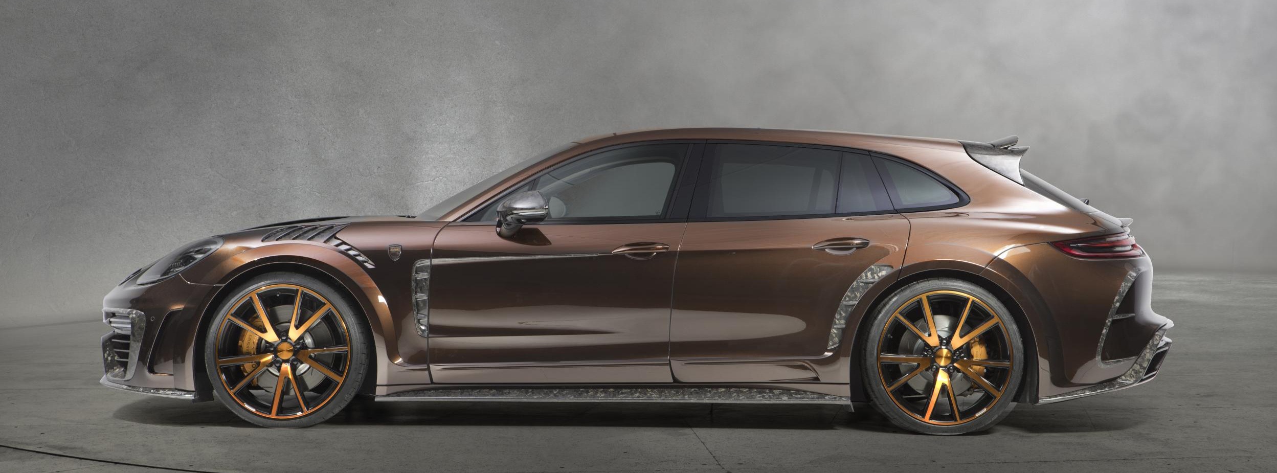 mansory_porsche_panamera_sportturismo_04.jpg