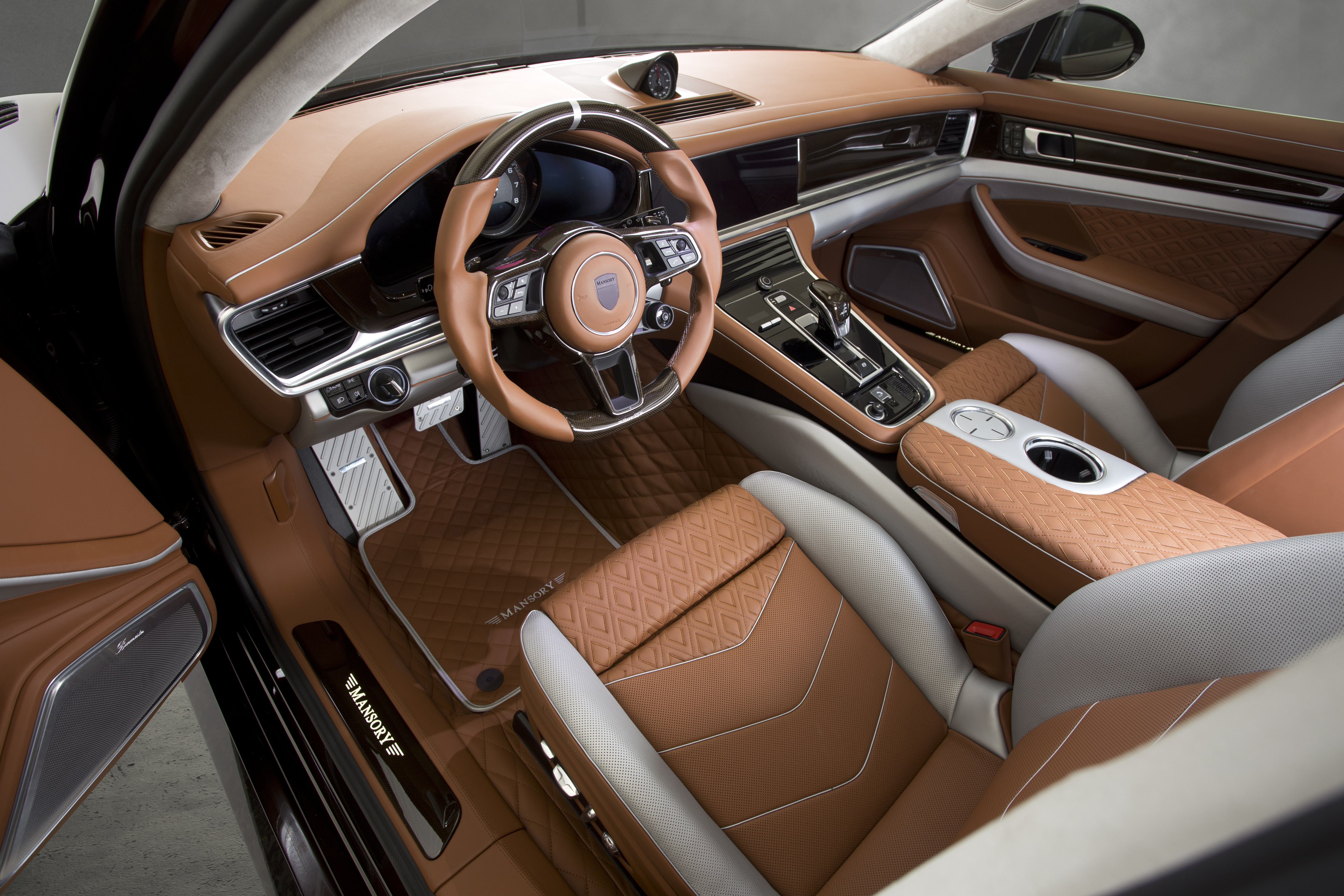 mansory_porsche_panamera_sportturismo_05.jpg
