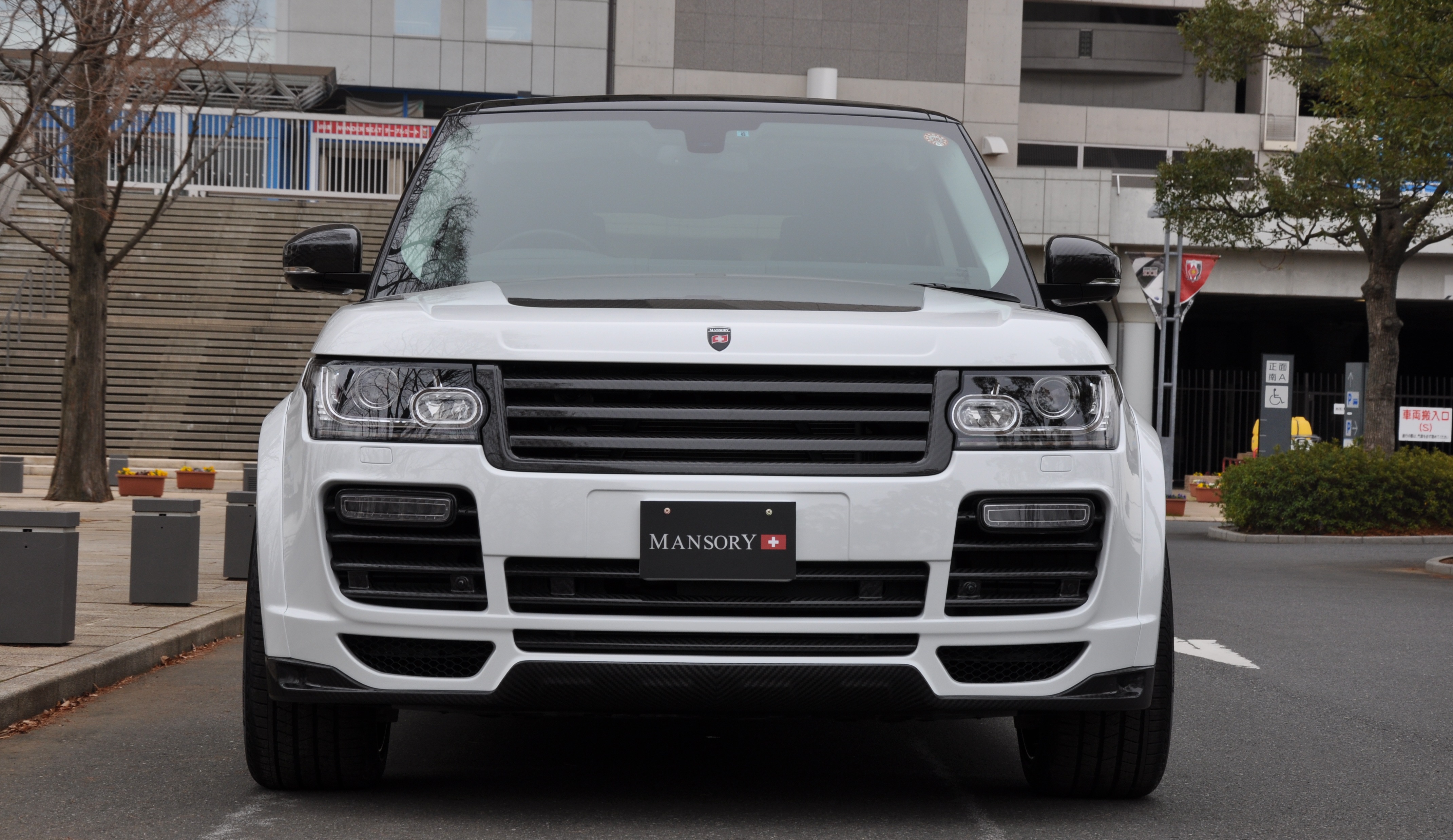 mansory_landrover_rangerover_mkiv_21.jpg