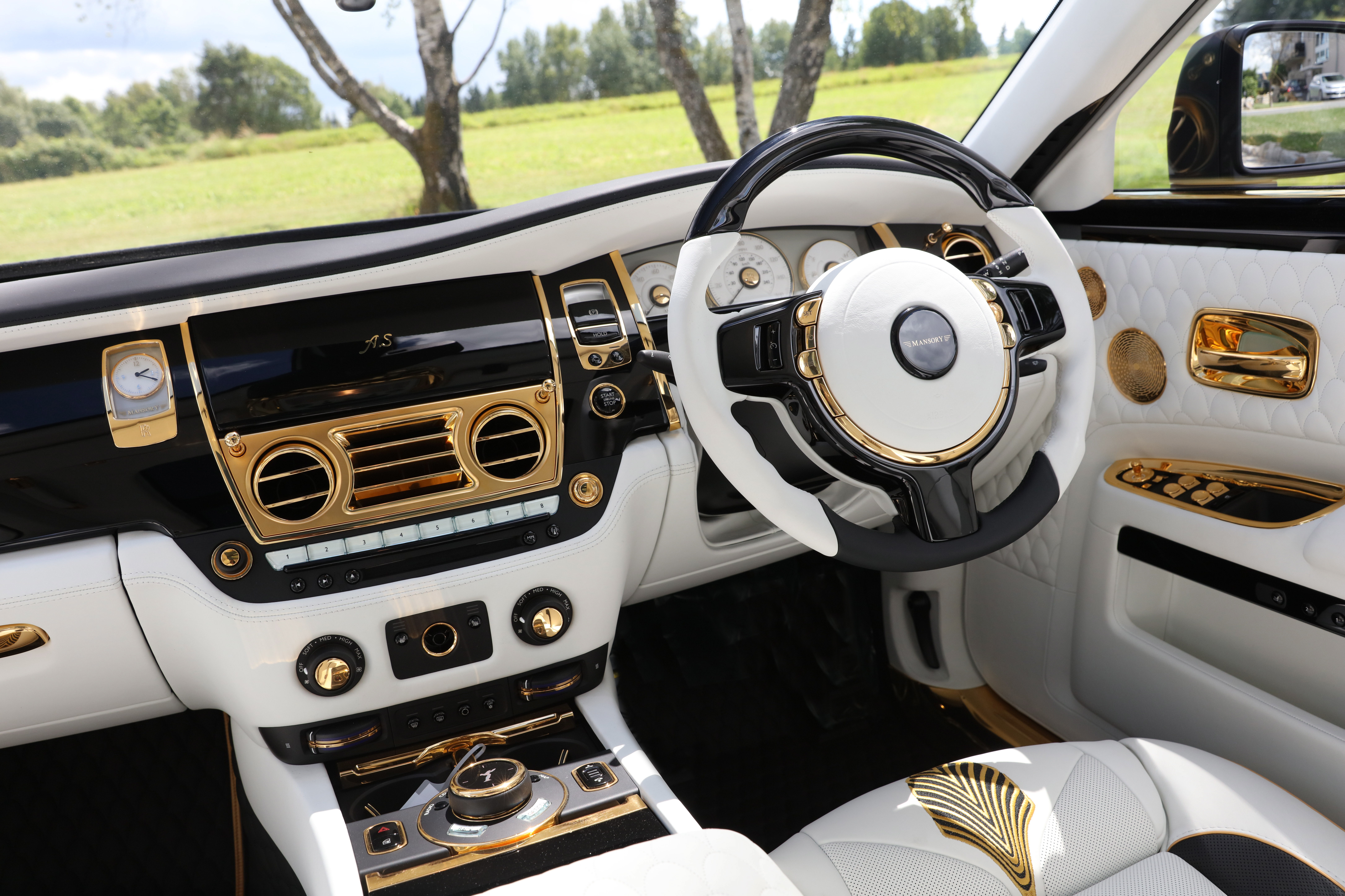 mansory_rolls_royce_ghost_2_24.jpg