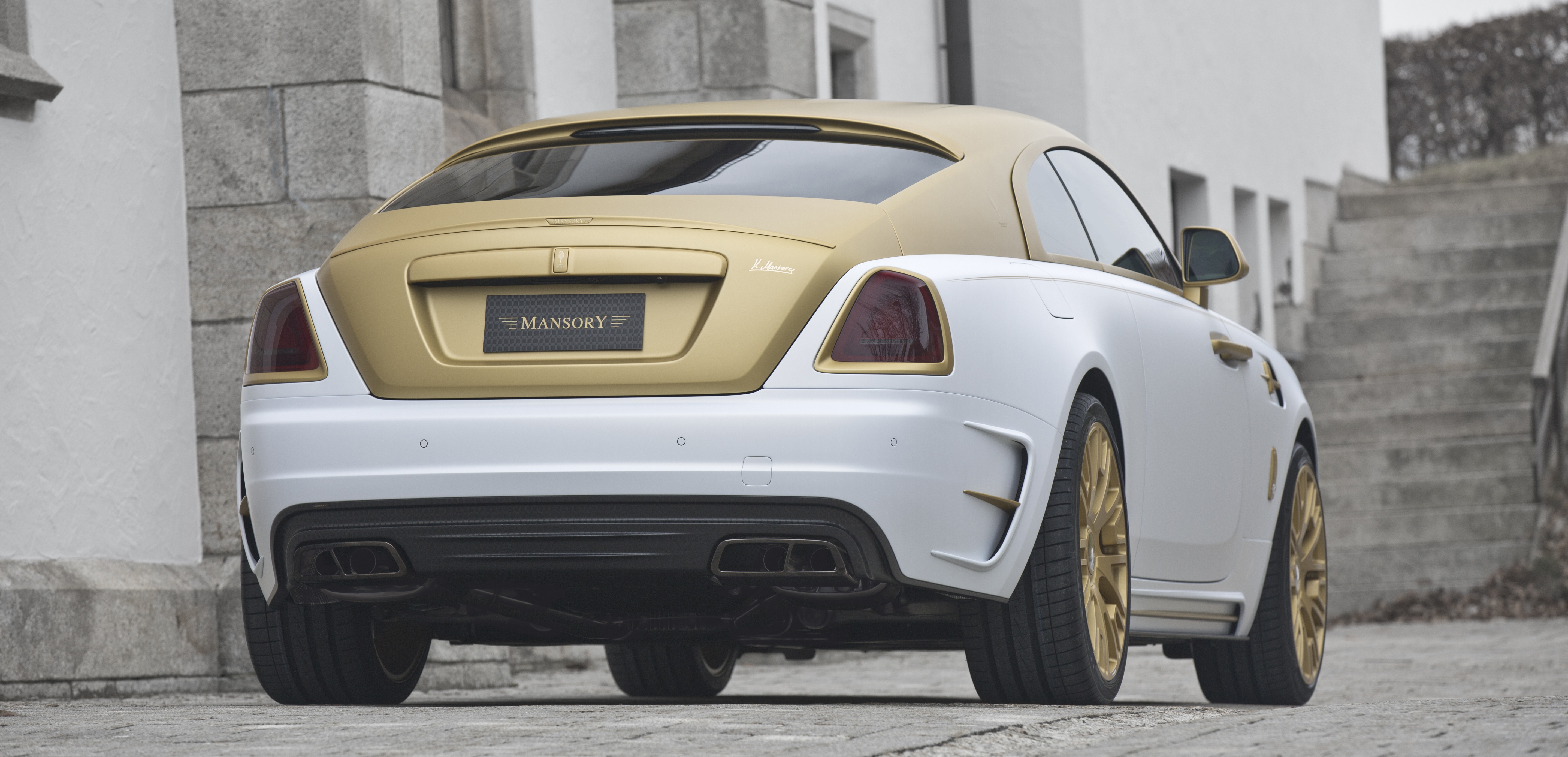 mansory_rolls_royce_wraith_27.jpg