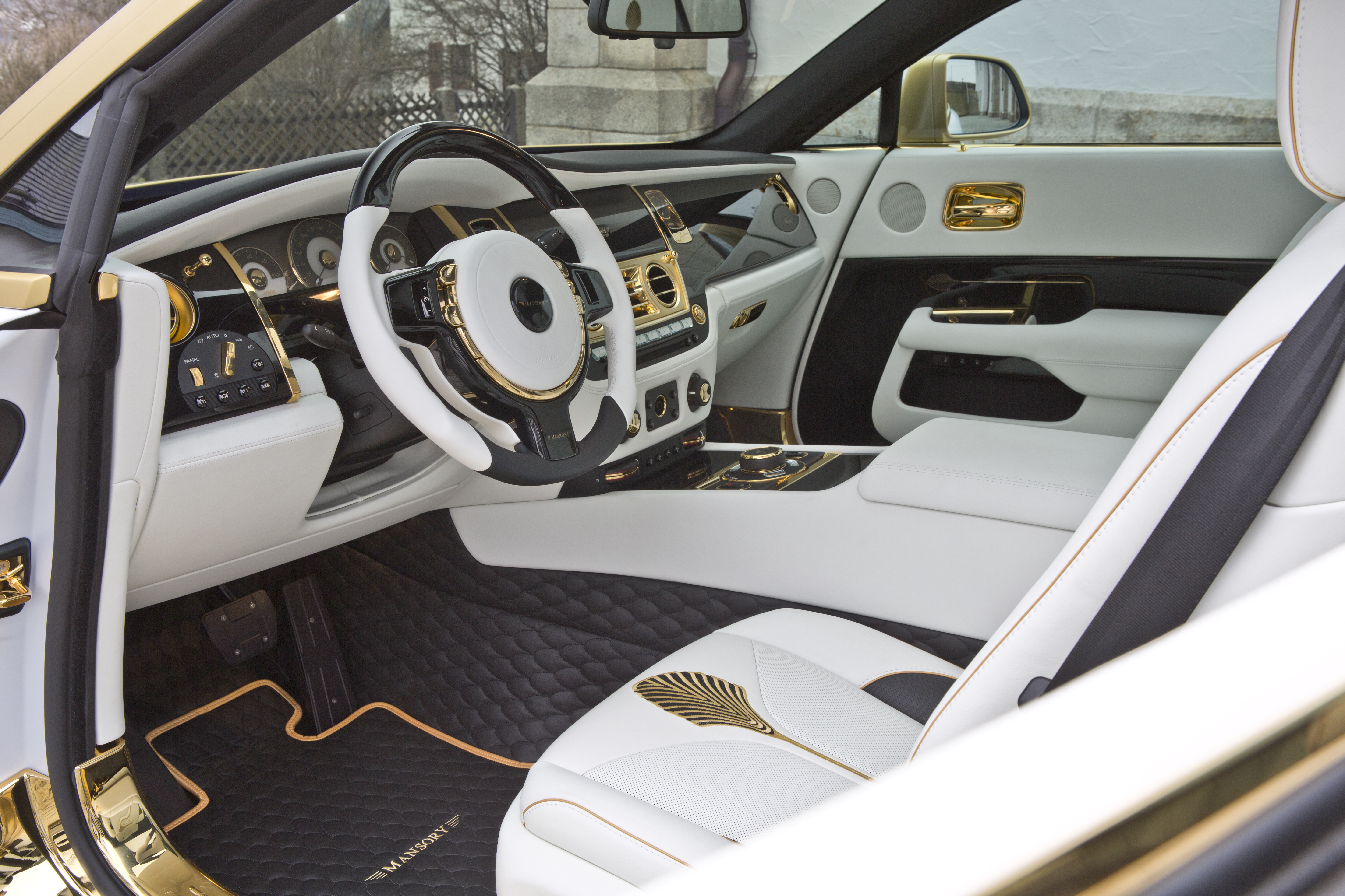 mansory_rolls_royce_wraith_30.jpg